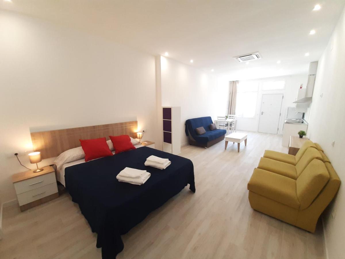Апартаменти Malaga Velarde Center Екстер'єр фото